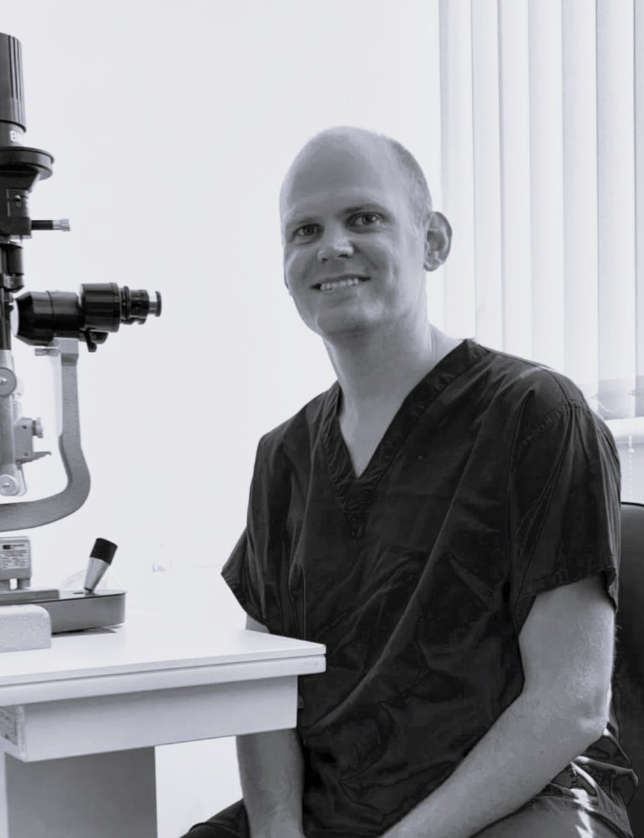 Mr Robert Purbrick, Consultant Ophthalmologist